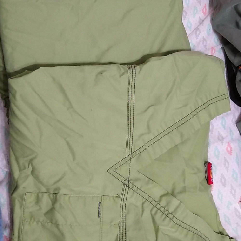 Scrub set